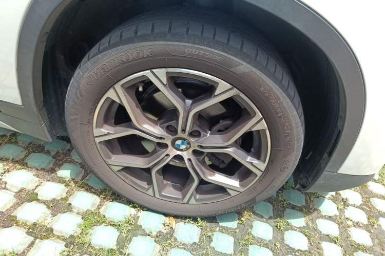Used BMW X1 2021 sDrive20Li Premium Edition Right Front Wheel Hub
