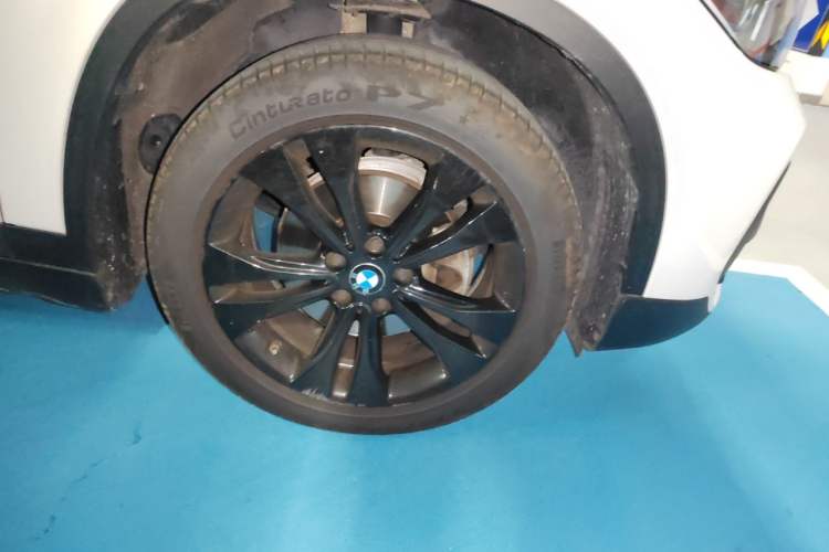 Used BMW X1 2021 sDrive20Li Fashion Model Right Front Wheel Hub
