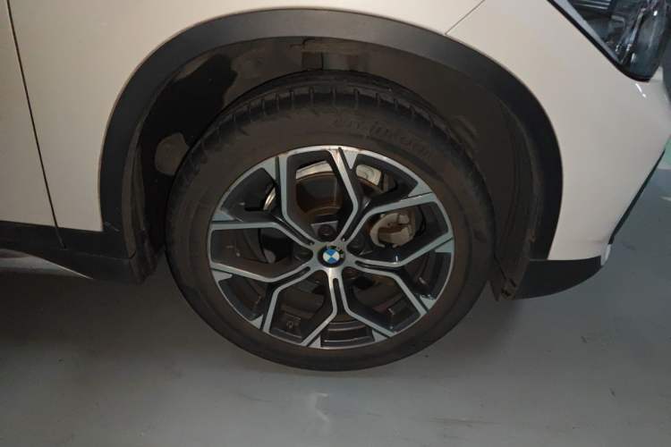 Used BMW X1 2021 sDrive20Li Premium Edition Right Front Wheel Hub