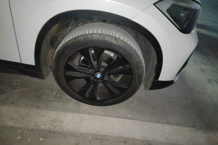 Used BMW X1 2021 sDrive20Li Fashion Model Right Front Wheel Hub
