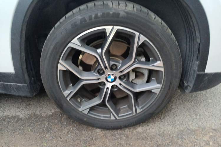 Used BMW X1 2021 Restyled sDrive25Li Leading Edition Right Front Wheel Hub