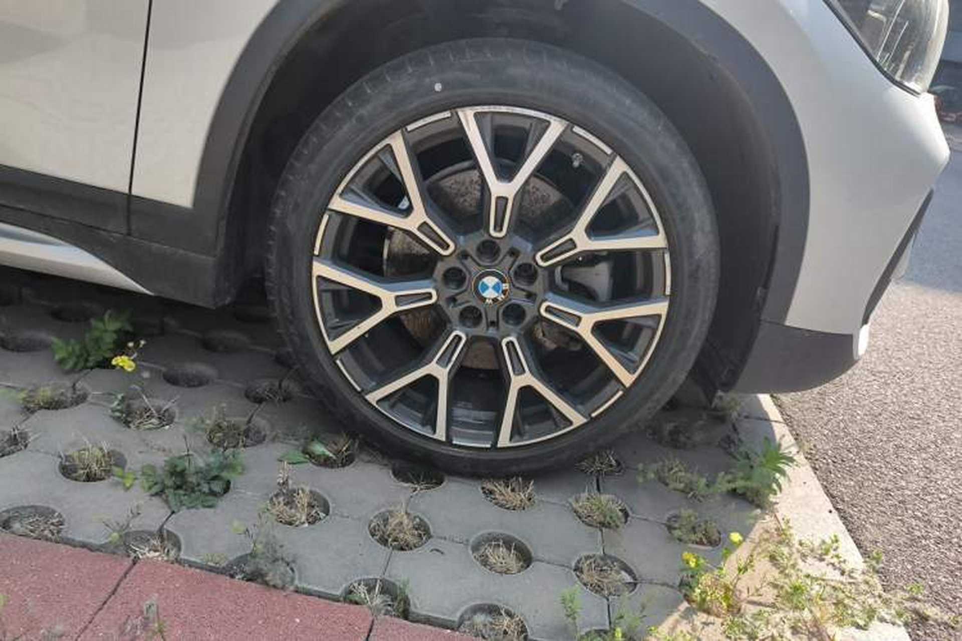 Used BMW X1 2021 xDrive25Li Luxury Model Right Front Wheel Hub