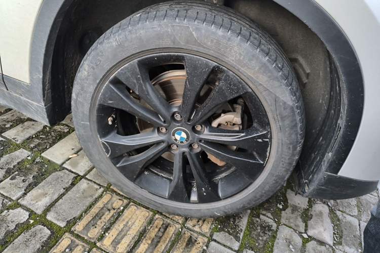 Used BMW X1 2021 Restyled sDrive20Li Fashion Version Right Front Wheel Hub