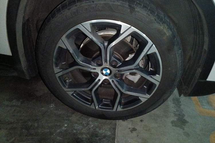 Used BMW X1 2021 Restyled sDrive20Li Fashion Version Right Front Wheel Hub