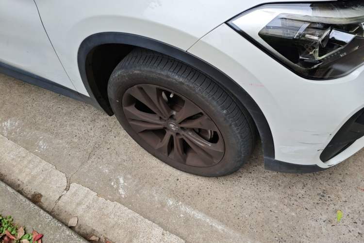 Used BMW X1 2021 sDrive20Li Fashion Model Right Front Wheel Hub