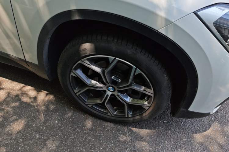 Used BMW X1 2021 Restyled sDrive25Li Leading Edition Right Front Wheel Hub