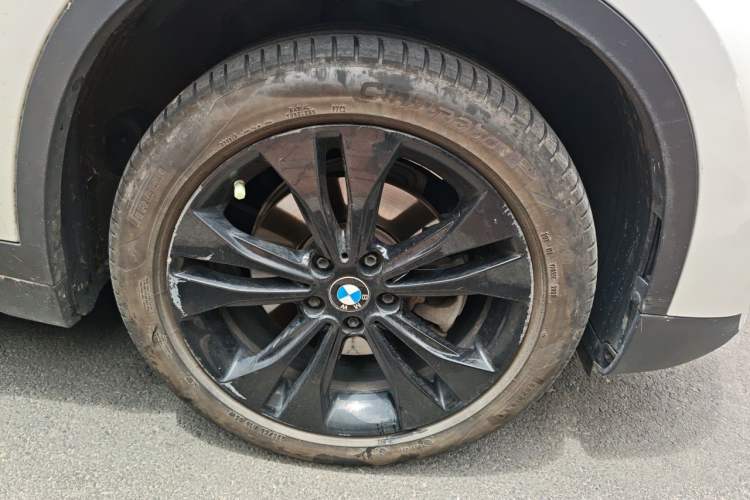 Used BMW X1 2021 sDrive20Li Fashion Model Right Front Wheel Hub