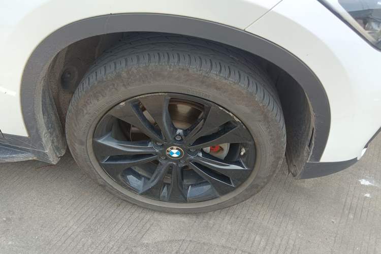 Used BMW X1 2021 sDrive20Li Fashion Model Right Front Wheel Hub