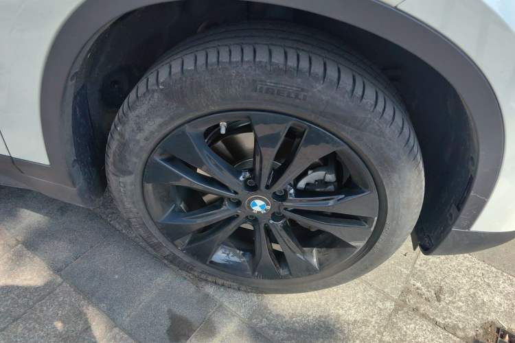 Used BMW X1 2021 Restyled sDrive20Li Fashion Version Right Front Wheel Hub