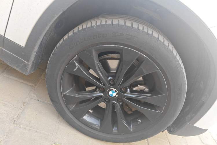 Used BMW X1 2021 sDrive20Li Fashion Model Right Front Wheel Hub