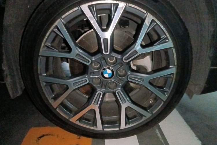 Used BMW X1 2021 xDrive25Li Luxury Model Right Front Wheel Hub