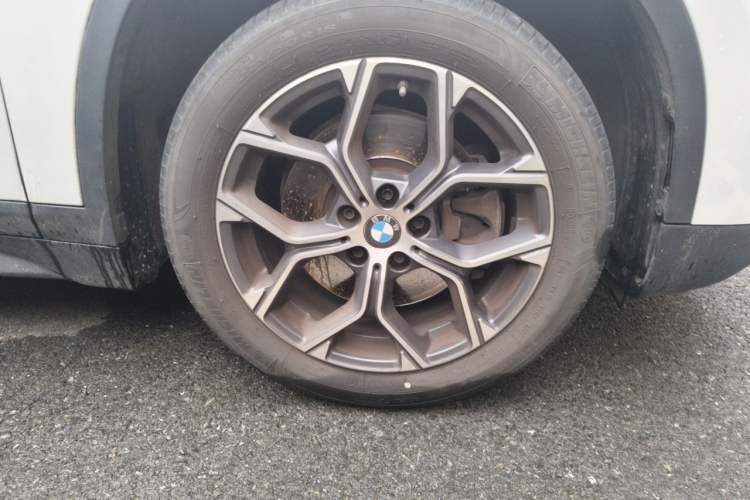 Used BMW X1 2021 Restyled sDrive25Li Leading Edition Right Front Wheel Hub