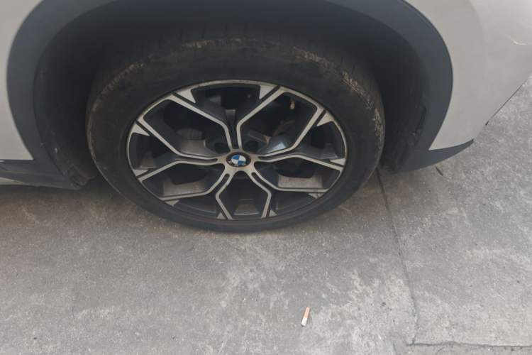 Used BMW X1 2021 Restyled sDrive20Li Premium Edition Right Front Wheel Hub
