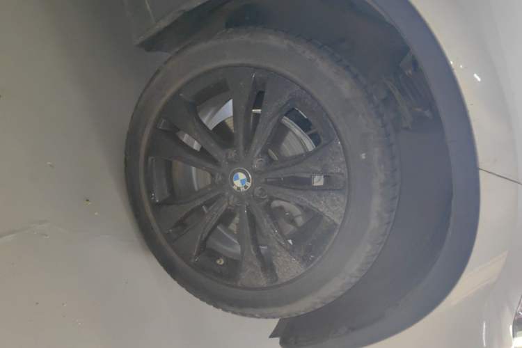 Used BMW X1 2021 Restyled sDrive20Li Fashion Version Right Front Wheel Hub