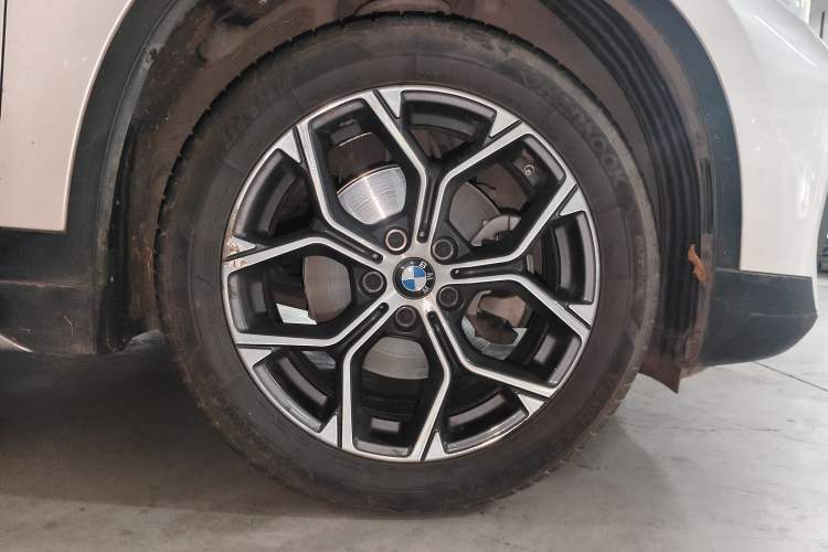 Used BMW X1 2021 sDrive20Li Premium Edition Right Front Wheel Hub