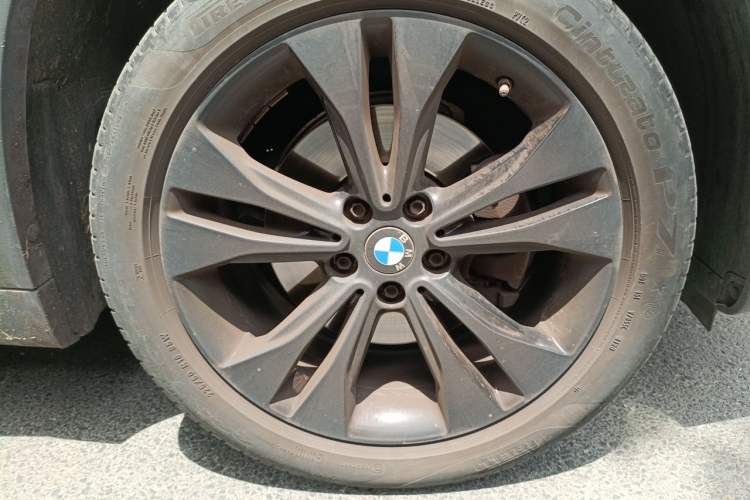 Used BMW X1 2021 sDrive20Li Fashion Model Right Front Wheel Hub
