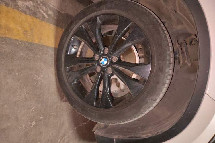Used BMW X1 2021 sDrive20Li Fashion Model Right Front Wheel Hub