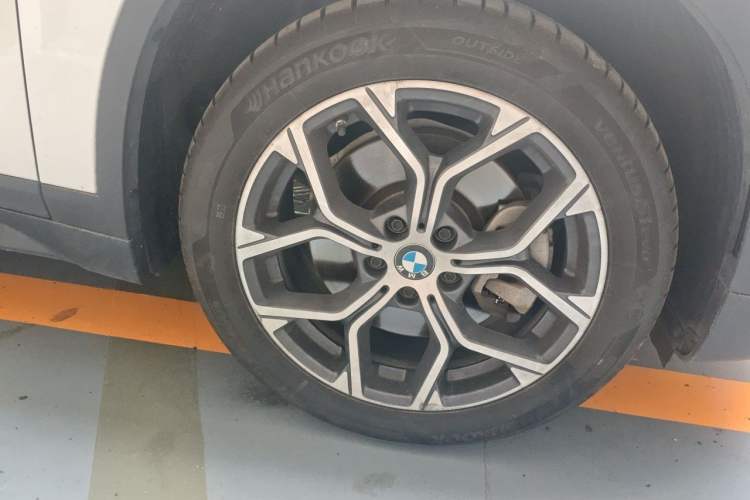 Used BMW X1 2021 Restyled sDrive25Li Leading Edition Right Front Wheel Hub