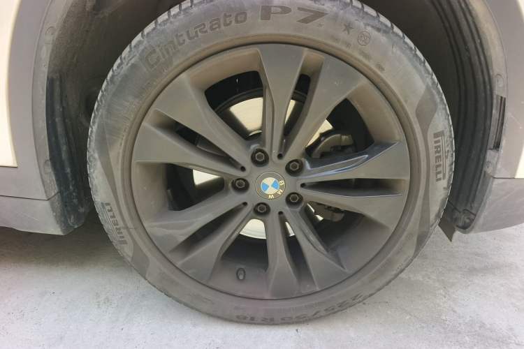 Used BMW X1 2021 sDrive20Li Fashion Model Right Front Wheel Hub