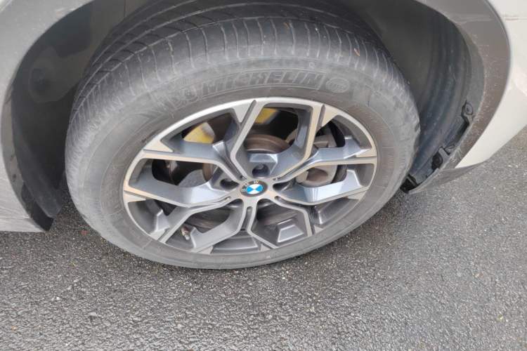Used BMW X1 2021 Restyled sDrive25Li Leading Edition Right Front Wheel Hub