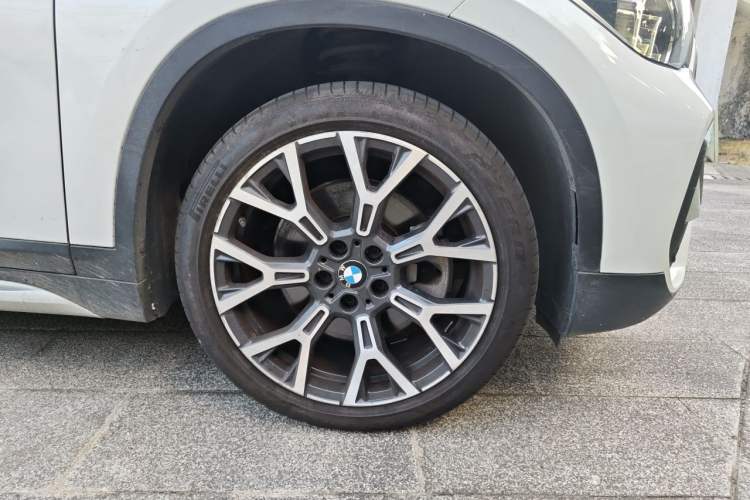 Used BMW X1 2021 xDrive25Li Luxury Model Right Front Wheel Hub
