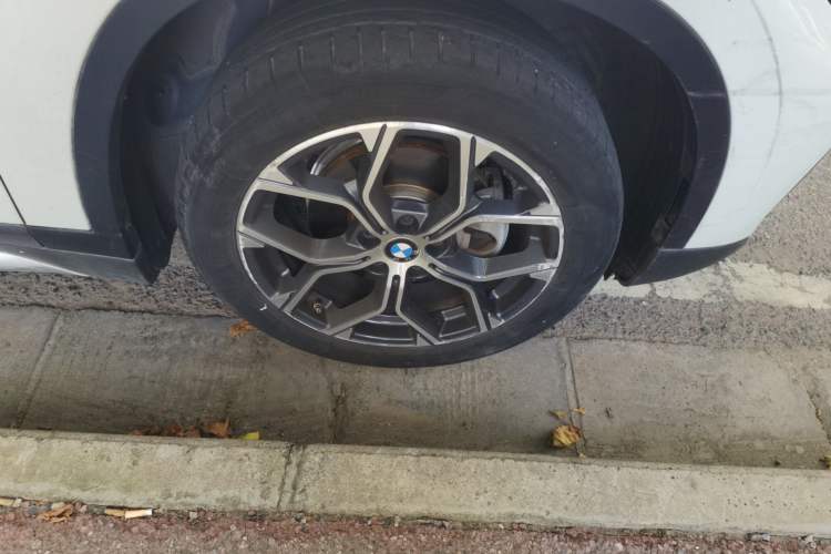 Used BMW X1 2021 sDrive20Li Premium Edition Right Front Wheel Hub