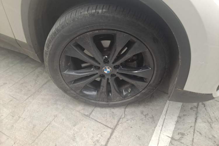 Used BMW X1 2021 Restyled sDrive20Li Fashion Version Right Front Wheel Hub