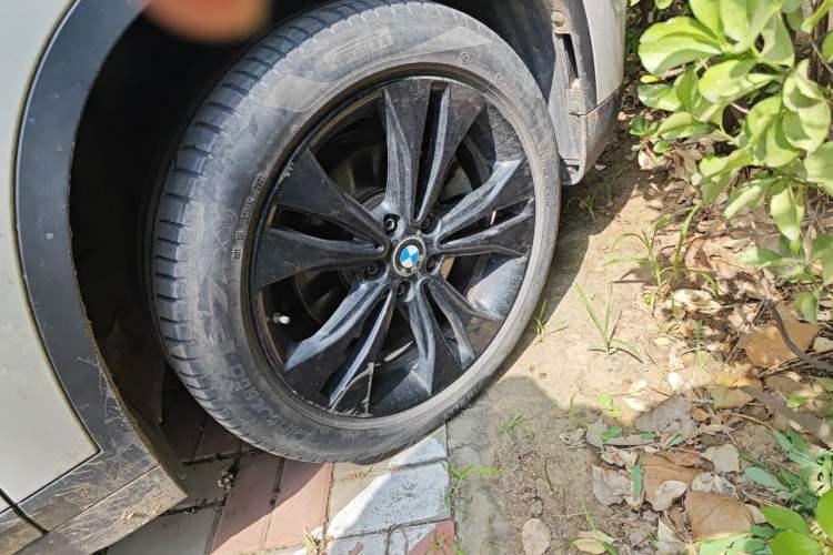 Used BMW X1 2021 sDrive20Li Fashion Model Right Front Wheel Hub