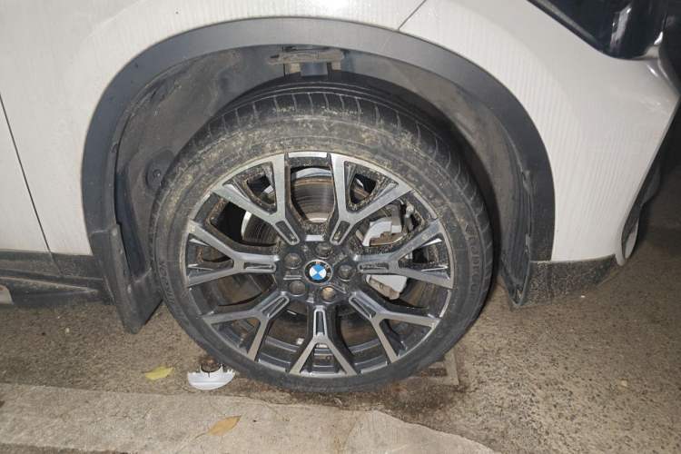 Used BMW X1 2021 xDrive25Li Luxury Model Right Front Wheel Hub