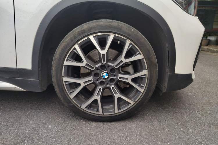 Used BMW X1 2021 xDrive25Li Luxury Model Right Front Wheel Hub