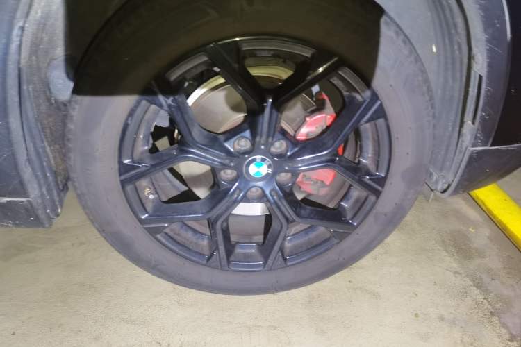 Used BMW X1 2021 Restyled sDrive20Li Premium Edition Right Front Wheel Hub