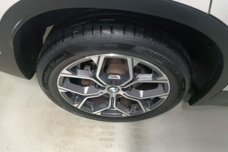Used BMW X1 2021 Restyled sDrive25Li Leading Edition Right Rear Wheel Hub