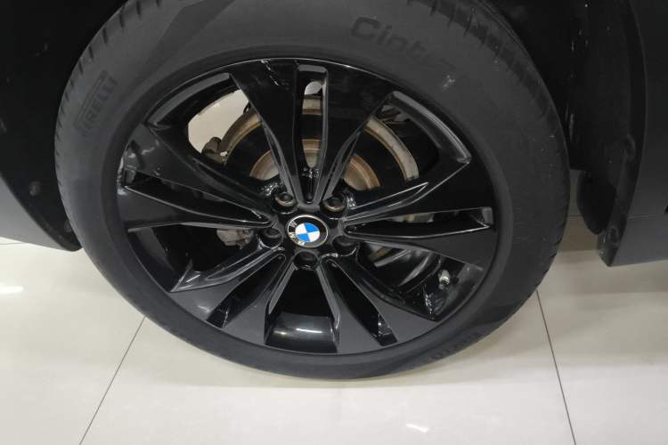 Used BMW X1 2021 sDrive20Li Fashion Model Right Rear Wheel Hub