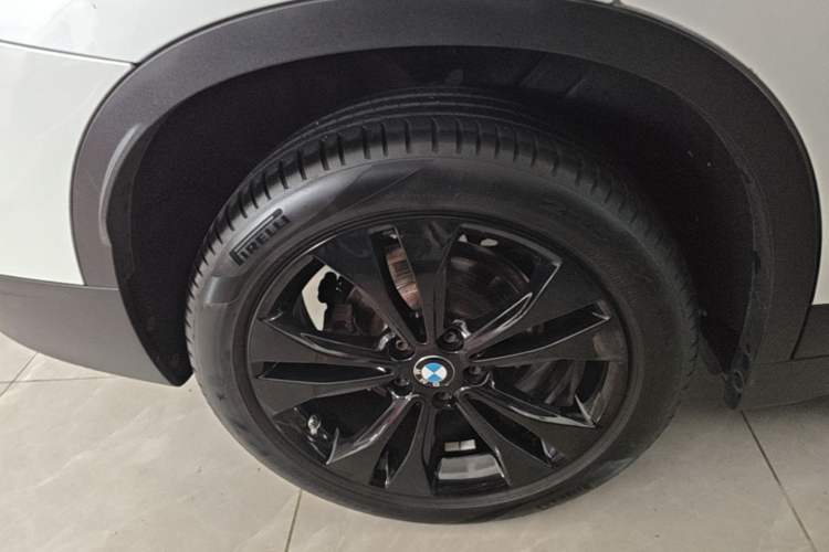 Used BMW X1 2021 Restyled sDrive20Li Fashion Version Right Rear Wheel Hub