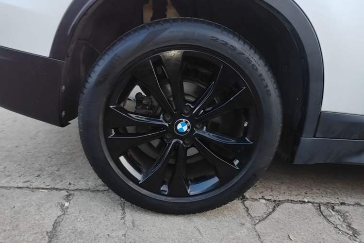 Used BMW X1 2021 sDrive20Li Fashion Model Right Rear Wheel Hub