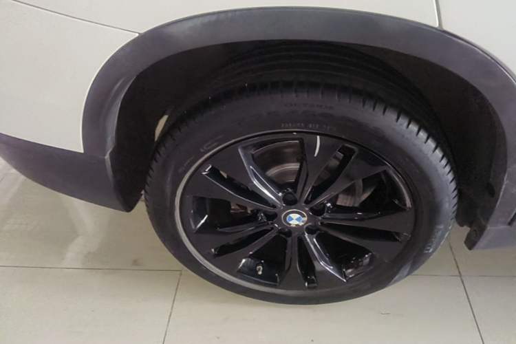 Used BMW X1 2021 sDrive20Li Fashion Model Right Rear Wheel Hub
