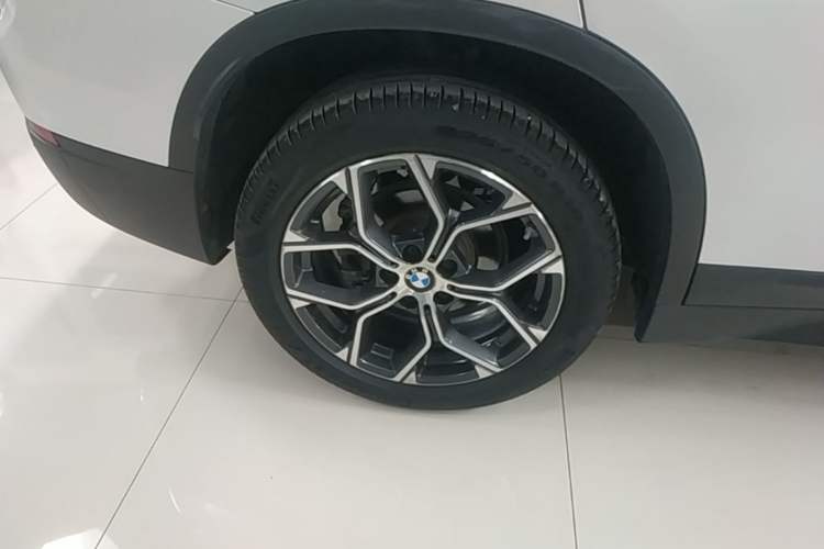 Used BMW X1 2021 Restyled sDrive25Li Leading Edition Right Rear Wheel Hub