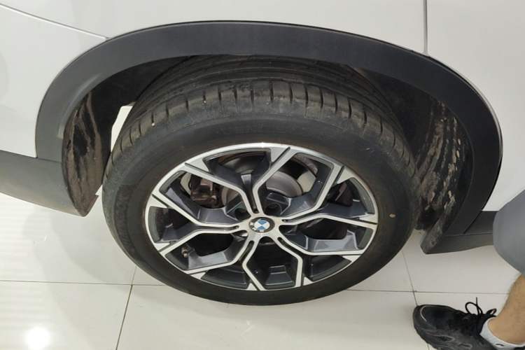 Used BMW X1 2021 Restyled sDrive25Li Leading Edition Right Rear Wheel Hub