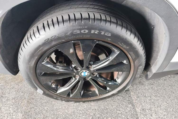 Used BMW X1 2021 sDrive20Li Fashion Model Right Rear Wheel Hub