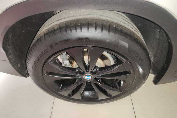 Used BMW X1 2021 sDrive20Li Fashion Model Right Rear Wheel Hub