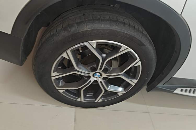 Used BMW X1 2021 Restyled sDrive25Li Leading Edition Right Rear Wheel Hub