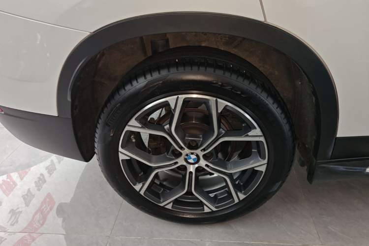 Used BMW X1 2021 Restyled sDrive25Li Leading Edition Right Rear Wheel Hub