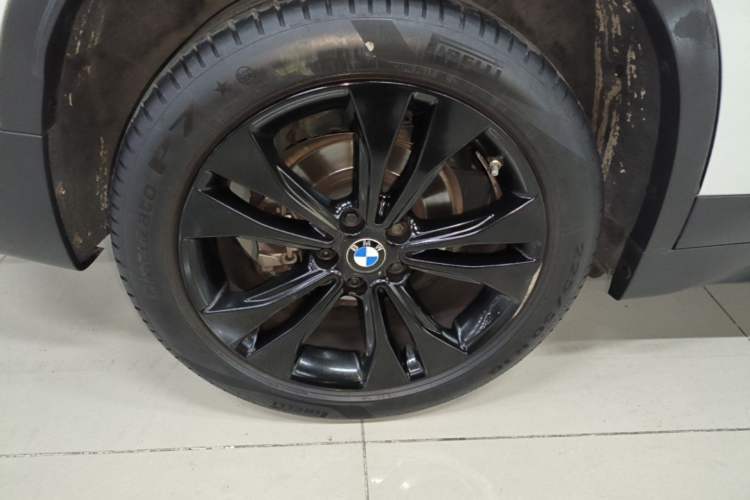 Used BMW X1 2021 Restyled sDrive20Li Fashion Version Right Rear Wheel Hub