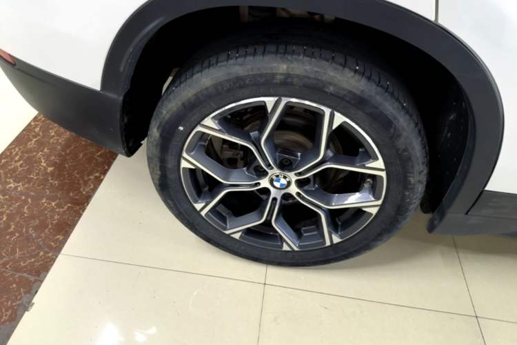 Used BMW X1 2021 Restyled sDrive25Li Leading Edition Right Rear Wheel Hub