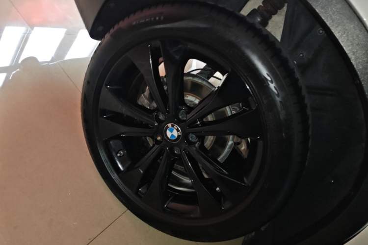 Used BMW X1 2021 Restyled sDrive20Li Fashion Version Right Rear Wheel Hub
