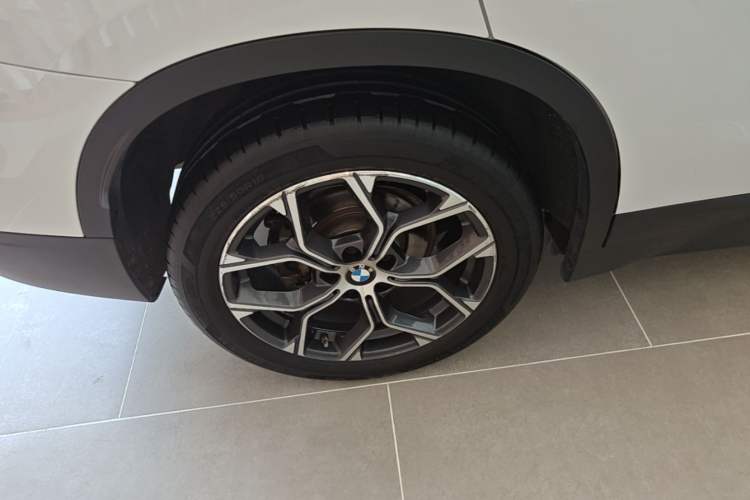 Used BMW X1 2021 Restyled sDrive25Li Leading Edition Right Rear Wheel Hub
