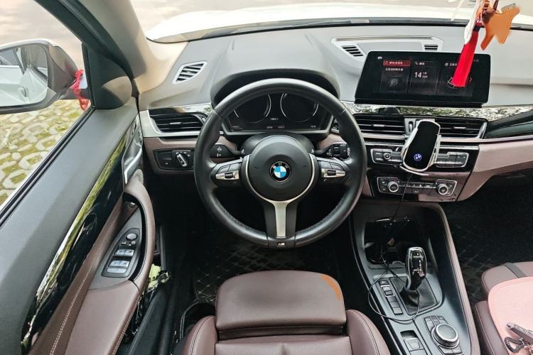 Used BMW X1 2021 sDrive25Li Leading Model Steering Wheel