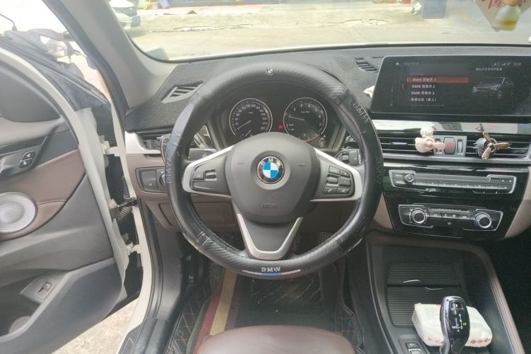 Used BMW X1 2021 sDrive20Li Fashion Model Steering Wheel