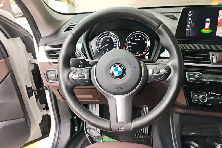 Used BMW X1 2021 sDrive25Li Leading Model Steering Wheel