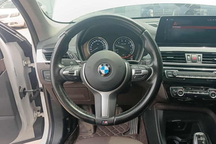 Used BMW X1 2021 sDrive25Li Leading Model Steering Wheel